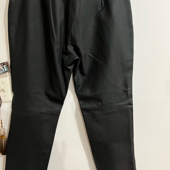 Newport news leather women pant size16. G-18 - Picture 5 of 7